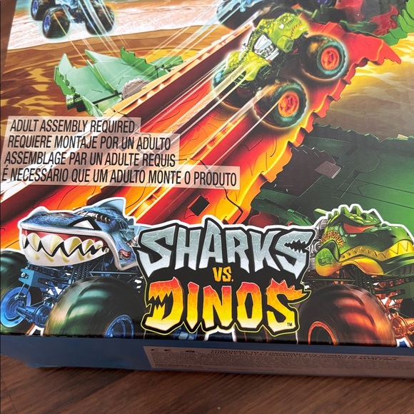 Hot wheels monster Trucks dragon demolition track set, sharks vs dinos